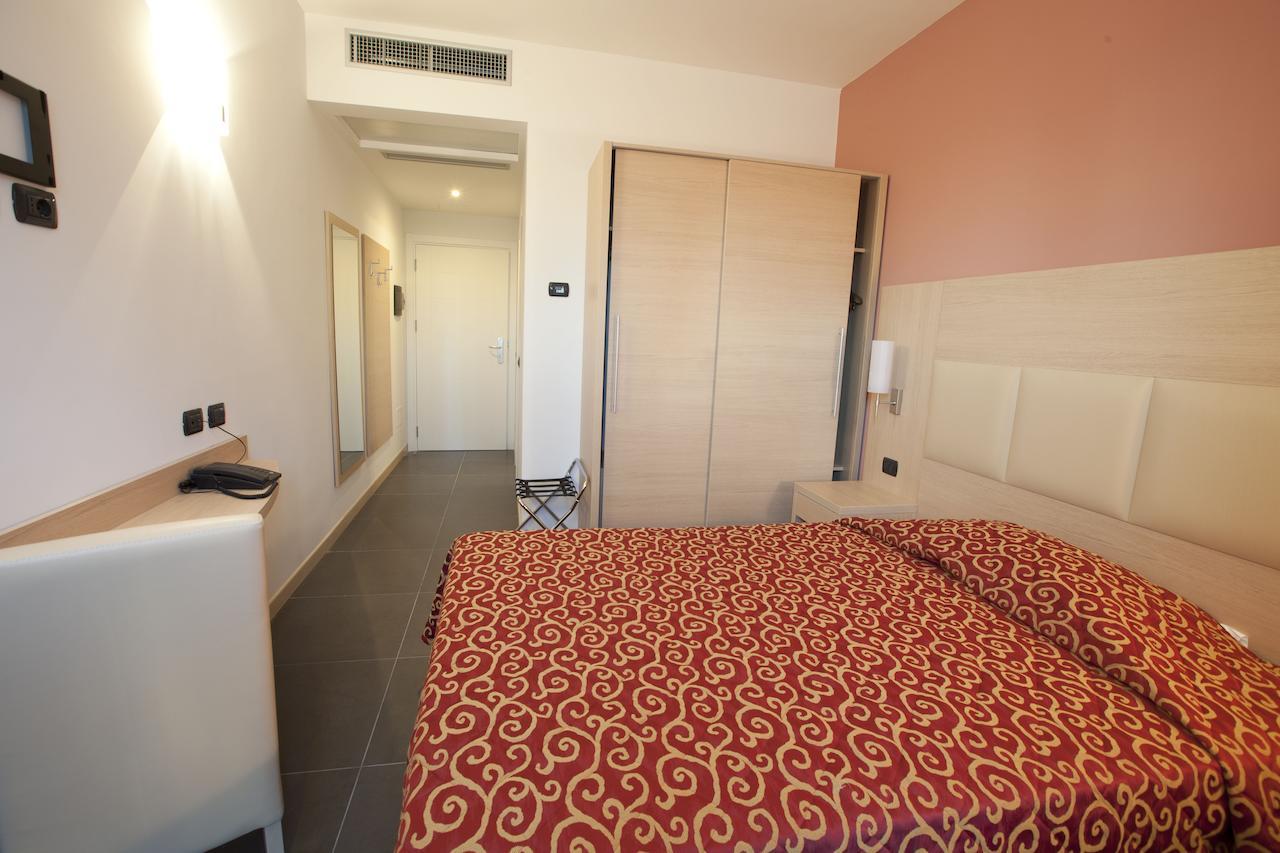 Hotel Eridano Sannazzaro de' Burgondi Zimmer foto