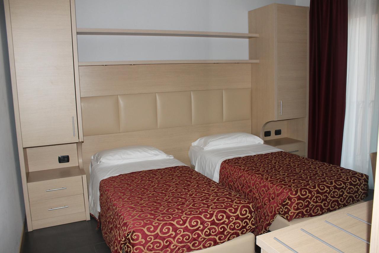 Hotel Eridano Sannazzaro de' Burgondi Zimmer foto